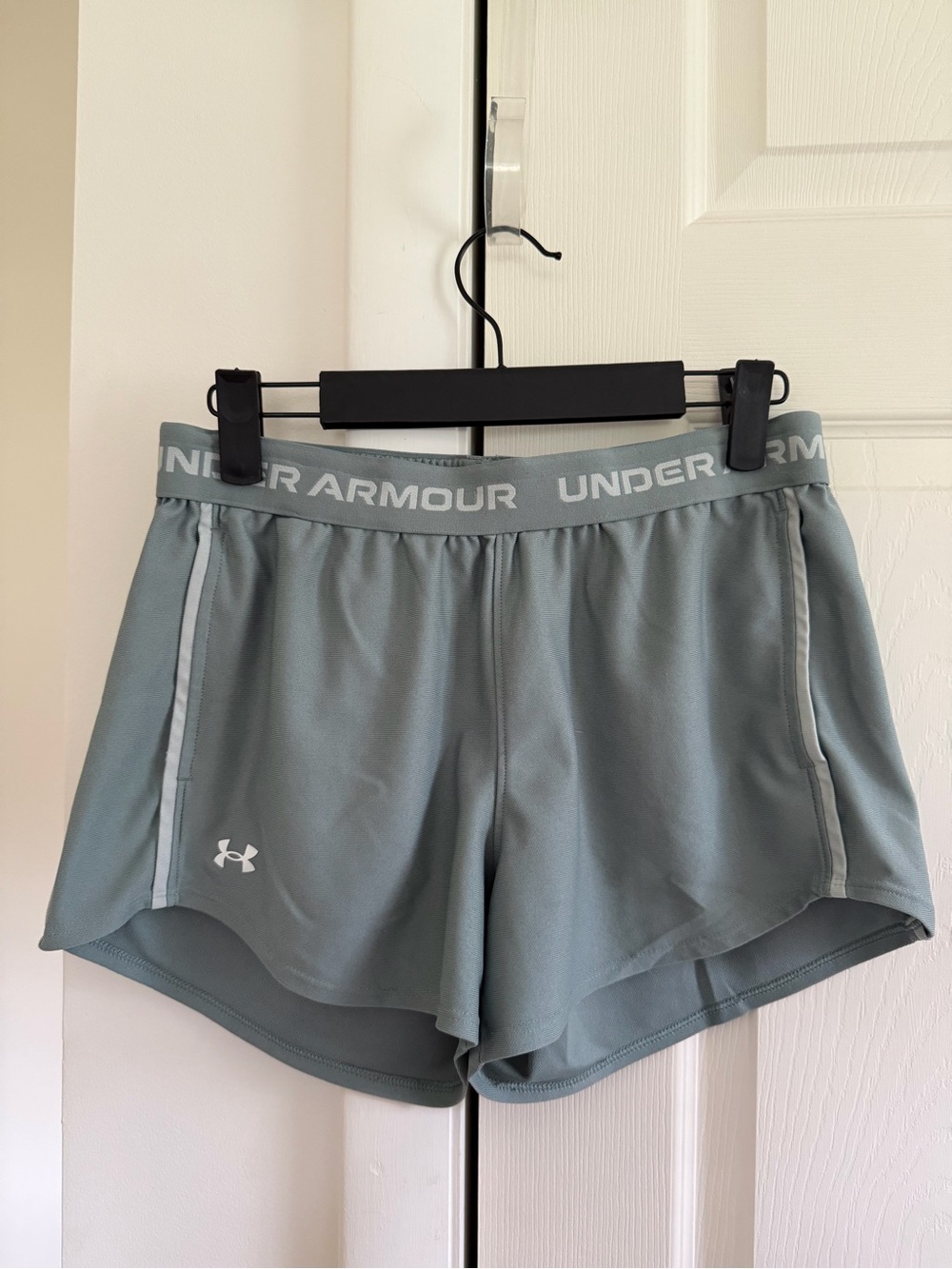 Under Armour Women’s Small Sage Gray 3” Athletic Shorts